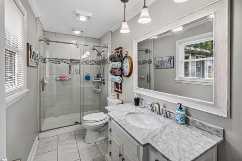 202 N Pine Lake Drive Spartanburg SC 29301