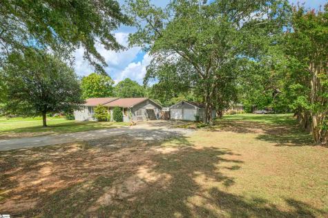 202 N Pine Lake Drive Spartanburg SC 29301