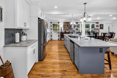 202 N Pine Lake Drive Spartanburg SC 29301