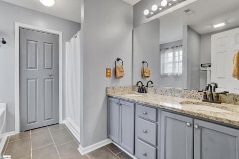 11 Granite Woods Way Greer SC 29650