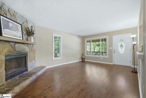 124 Nottingham Lane Easley SC 29640