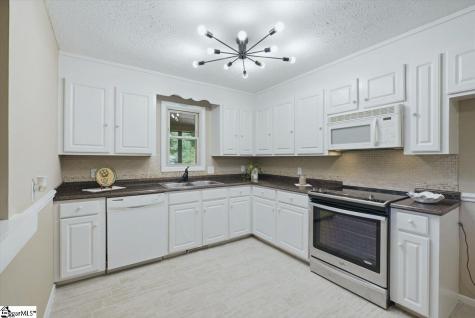 124 Nottingham Lane Easley SC 29640