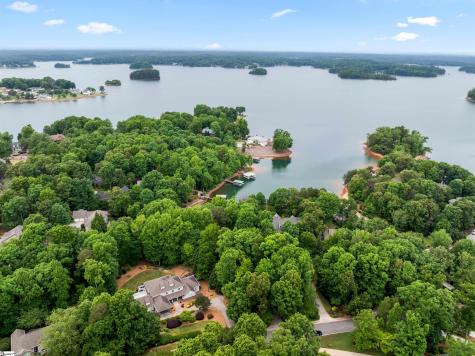 411 Woodridge Drive Seneca SC 29672