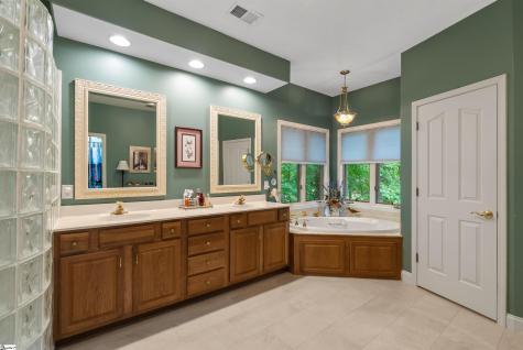 411 Woodridge Drive Seneca SC 29672