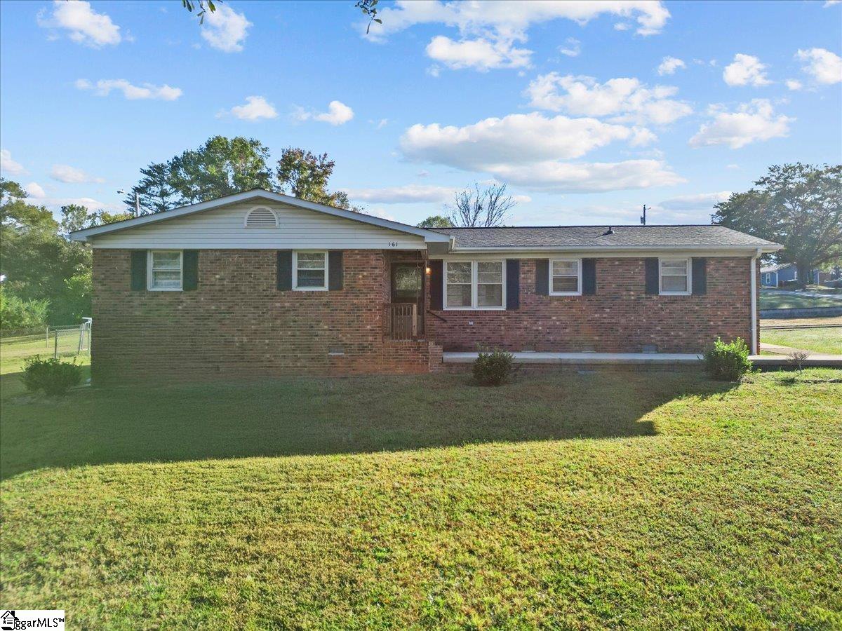 161 Oak Street Boiling Springs SC 29316