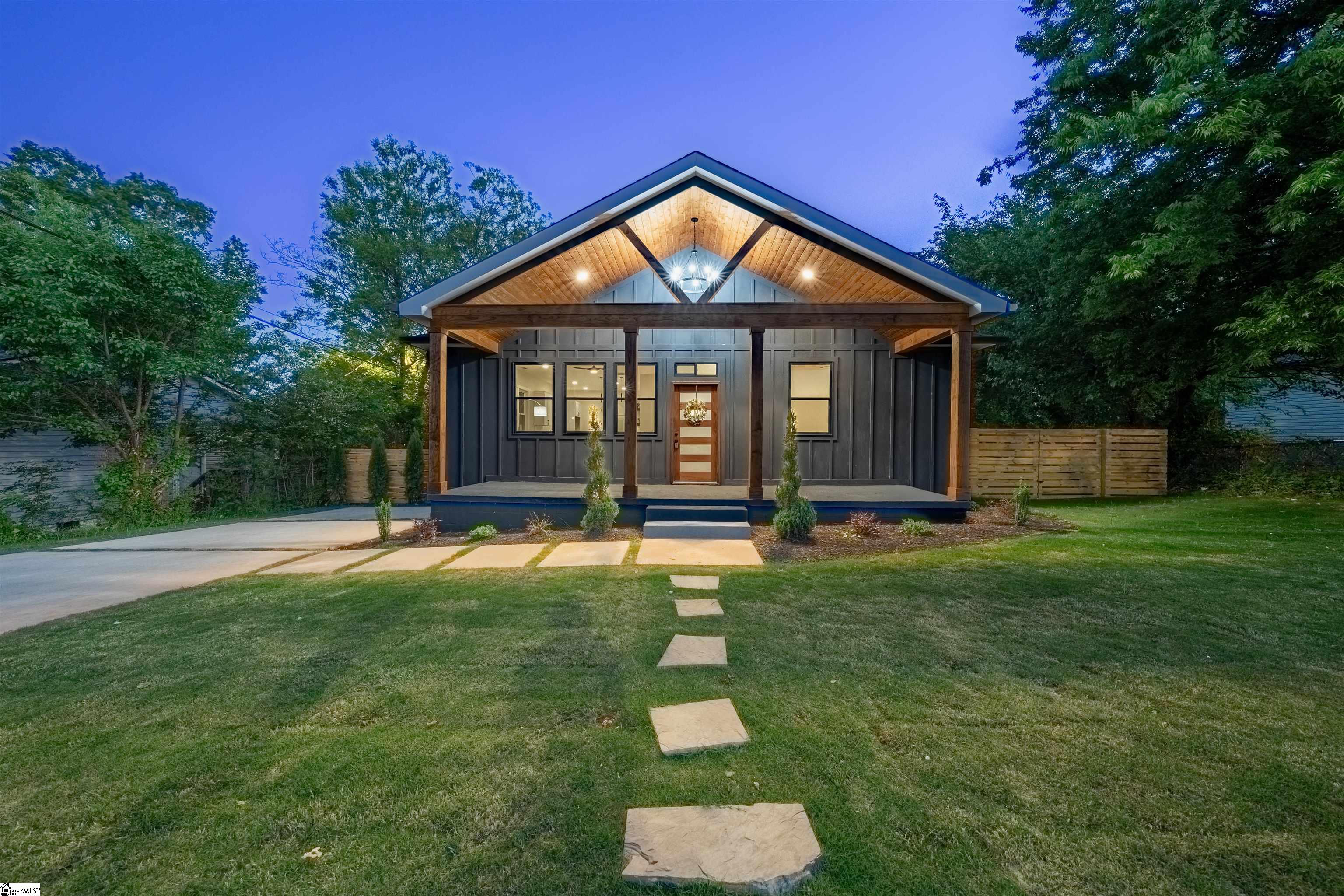 28 6th Street Greenville SC 29611