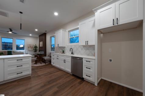 28 6th Street Greenville SC 29611