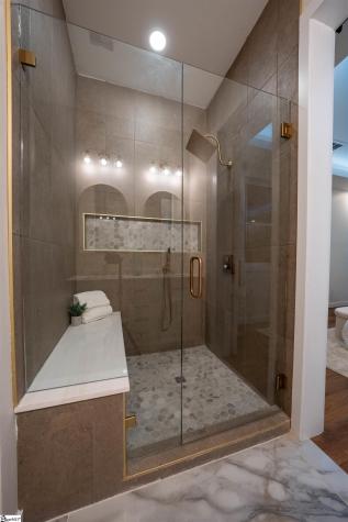 28 6th Street Greenville SC 29611