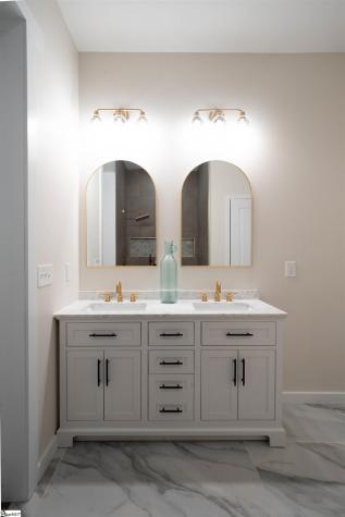 28 6th Street Greenville SC 29611