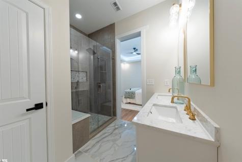 28 6th Street Greenville SC 29611