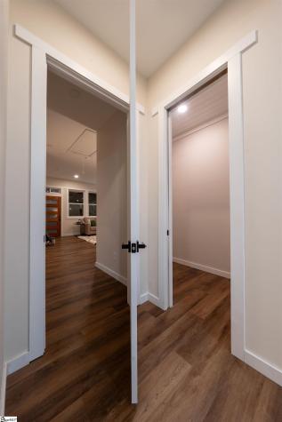 28 6th Street Greenville SC 29611