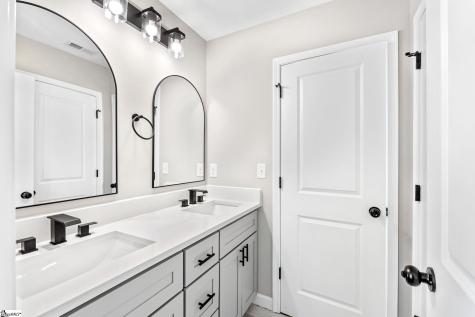 61 Henderson Road Gray Court SC 29645