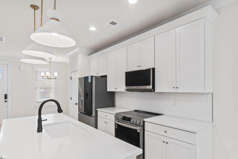 9 Hawthorne Lane Greenville SC 29605