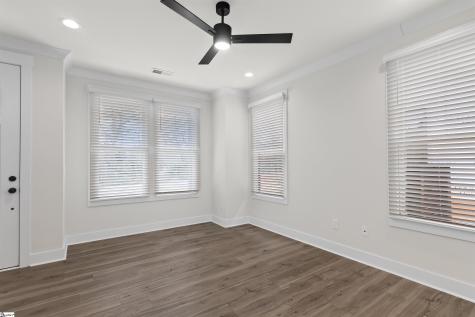 9 Hawthorne Lane Greenville SC 29605