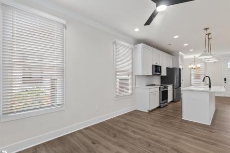 9 Hawthorne Lane Greenville SC 29605