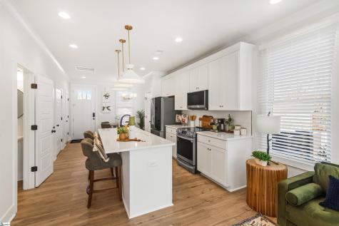 9 Hawthorne Lane Greenville SC 29605