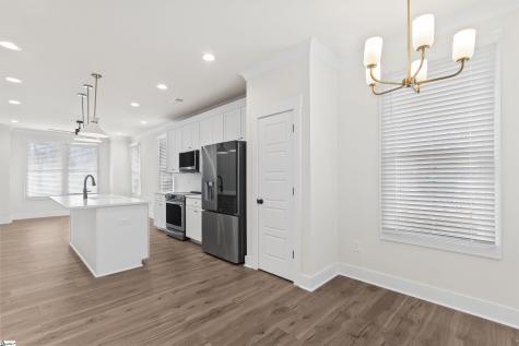 9 Hawthorne Lane Greenville SC 29605