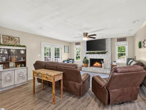 180 Hillcrest Drive Gaffney SC 29340