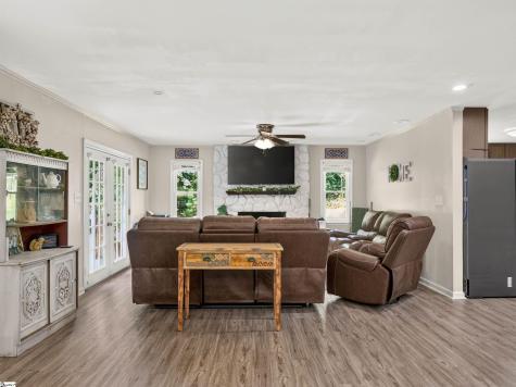 180 Hillcrest Drive Gaffney SC 29340