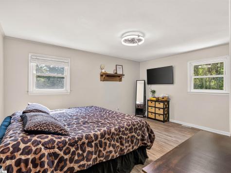 180 Hillcrest Drive Gaffney SC 29340