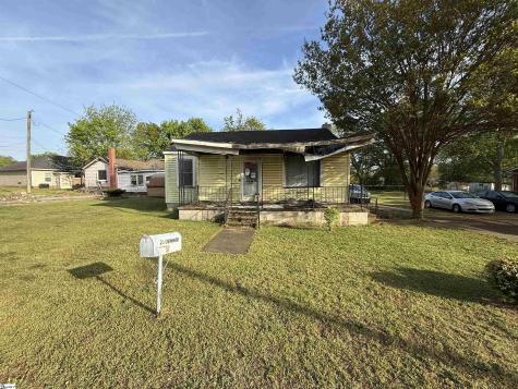 23 Earnhardt Street Greenville SC 29609