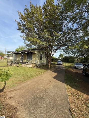 23 Earnhardt Street Greenville SC 29609