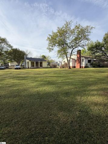 23 Earnhardt Street Greenville SC 29609