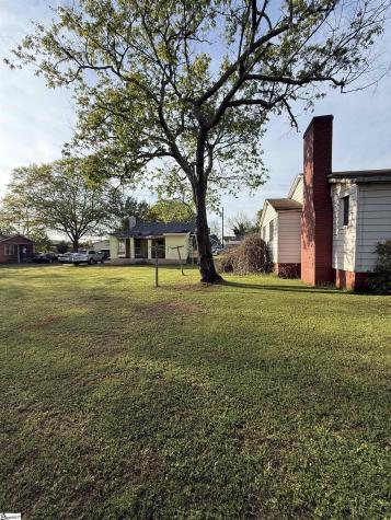 23 Earnhardt Street Greenville SC 29609