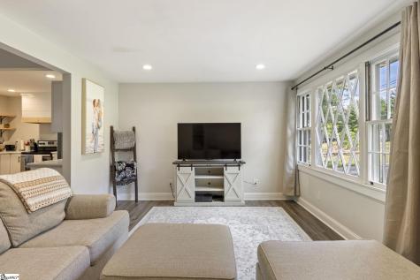 6 N Oak Forest Drive Greenville SC 29617