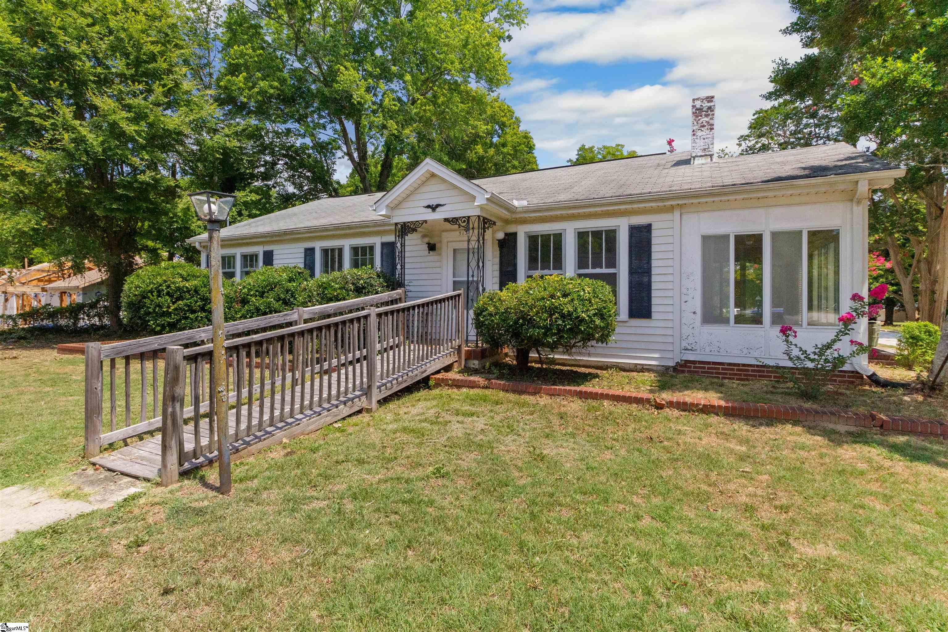 313 E Florida Street Clinton SC 29325