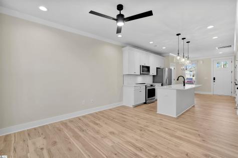 9 Hawthorne Lane Greenville SC 29605