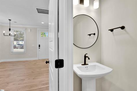 9 Hawthorne Lane Greenville SC 29605