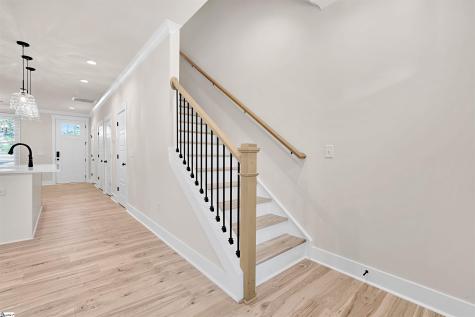 9 Hawthorne Lane Greenville SC 29605
