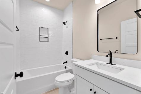 9 Hawthorne Lane Greenville SC 29605
