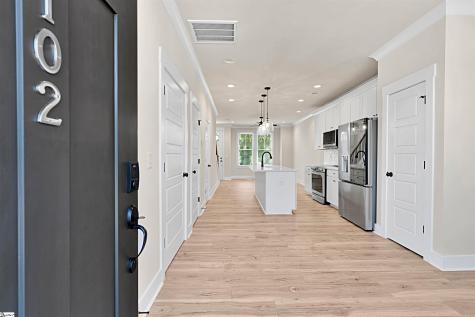 9 Hawthorne Lane Greenville SC 29605