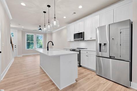 9 Hawthorne Lane Greenville SC 29605