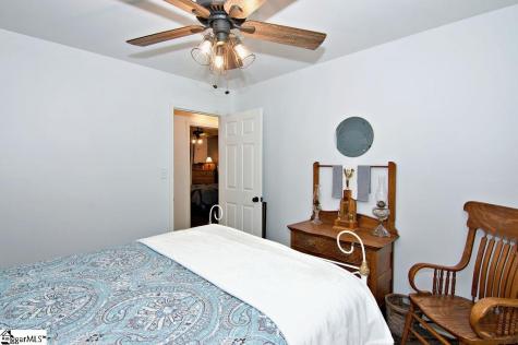 1279 Coneross Point Drive Seneca SC 29678