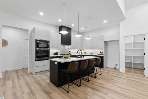 757 New South Court Wellford SC 29385
