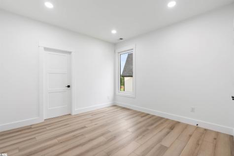 757 New South Court Wellford SC 29385