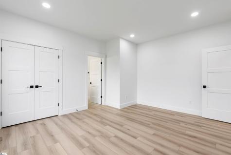 757 New South Court Wellford SC 29385