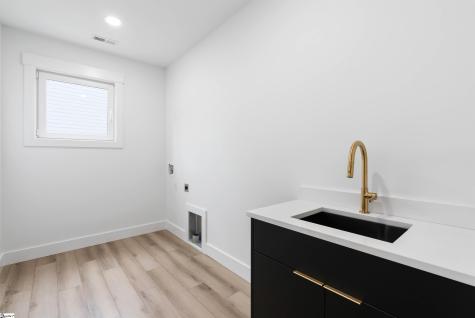 757 New South Court Wellford SC 29385