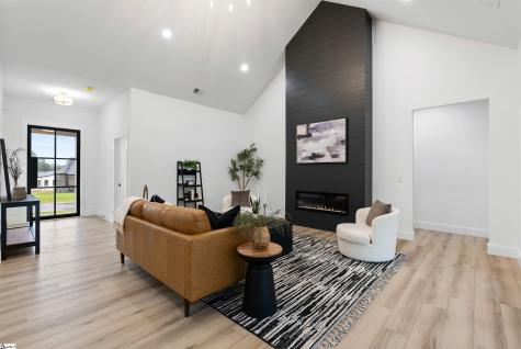 757 New South Court Wellford SC 29385