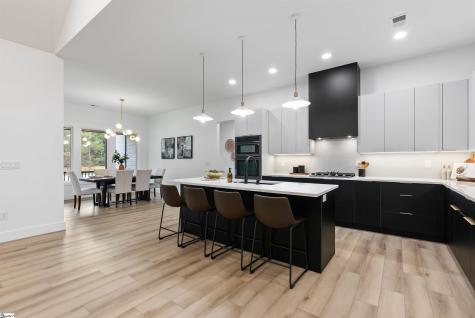 757 New South Court Wellford SC 29385