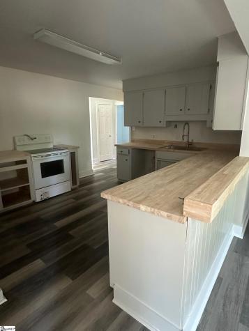 189 Converse Circle Spartanburg SC 29302