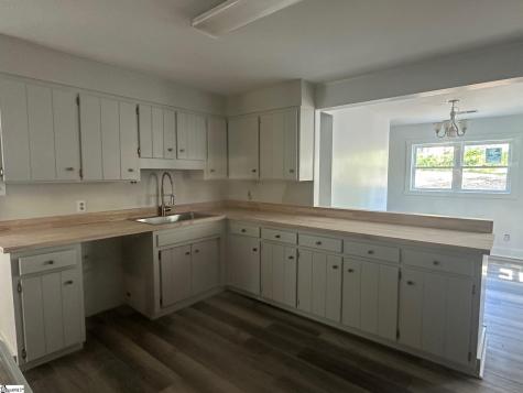 189 Converse Circle Spartanburg SC 29302