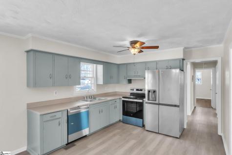 136 Crestview Drive Cowpens SC 29330