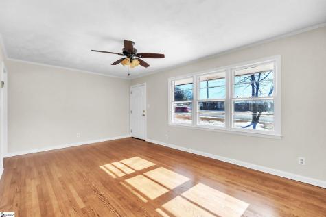 136 Crestview Drive Cowpens SC 29330