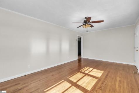 136 Crestview Drive Cowpens SC 29330