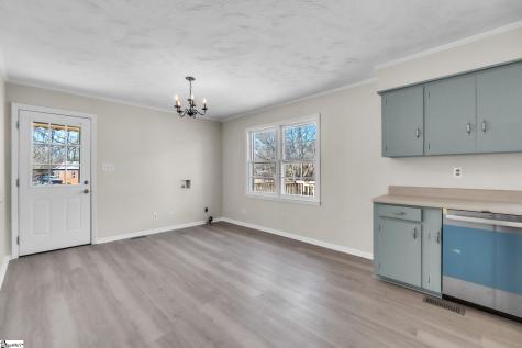 136 Crestview Drive Cowpens SC 29330