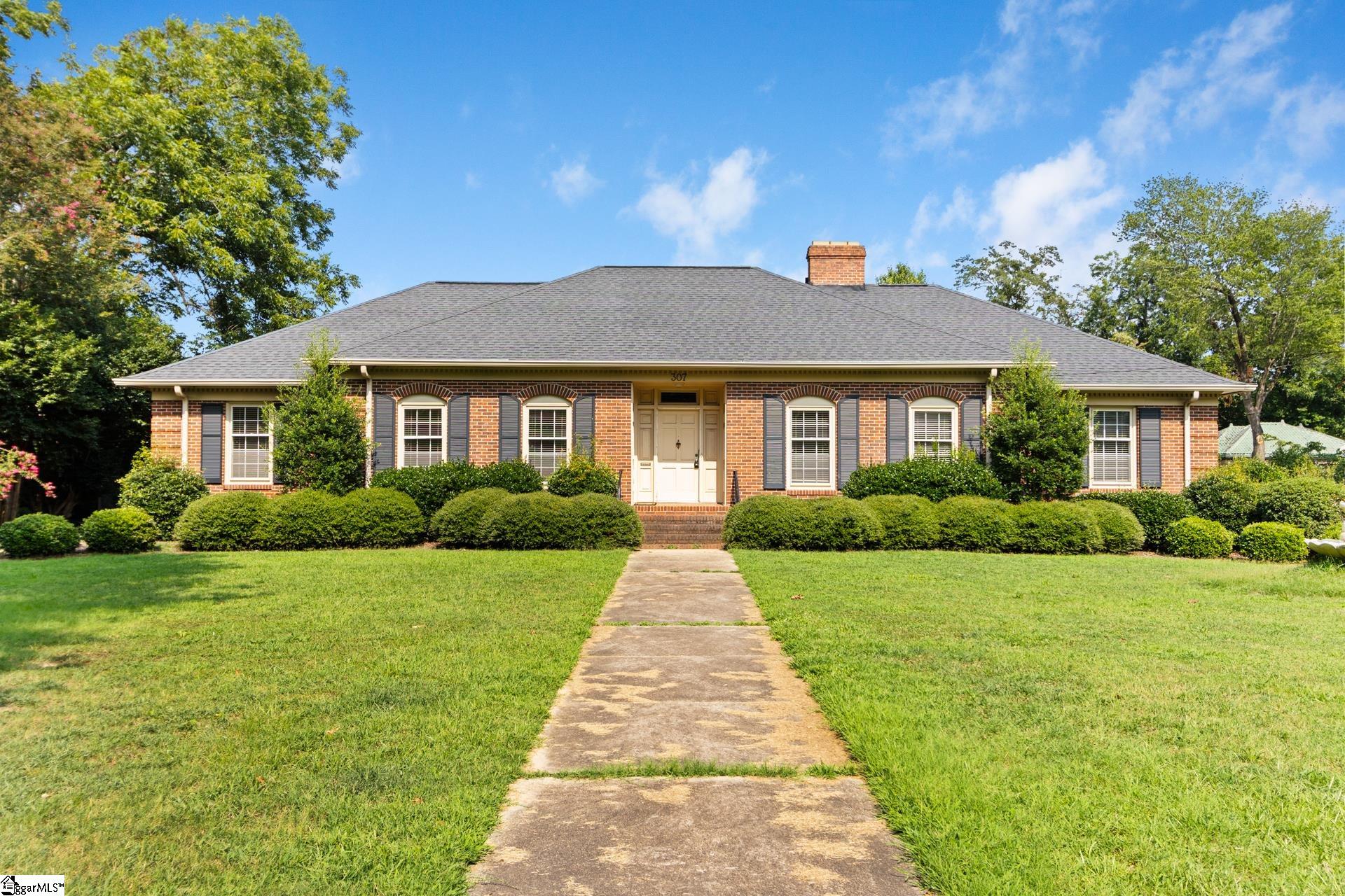 307 S Broad Street Clinton SC 29325